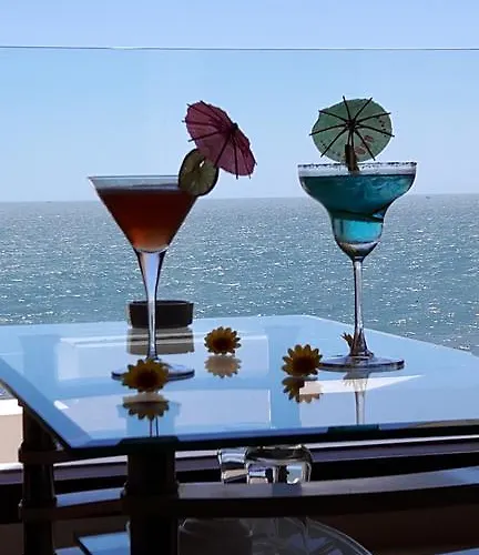 Hotel Ocean Front 3*