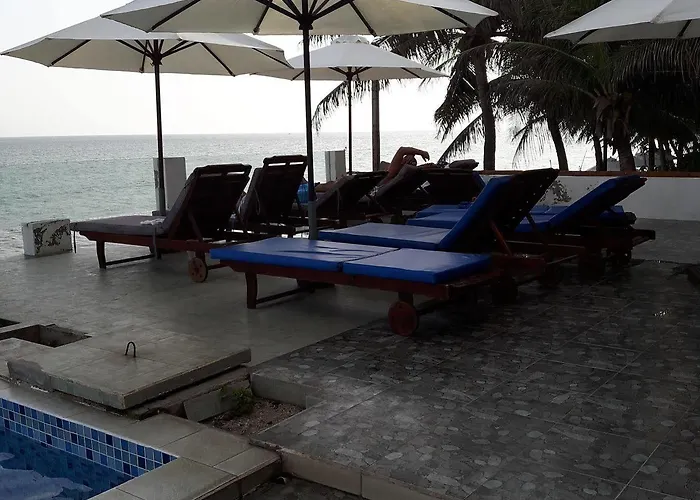 Hotel Ocean Front 3*